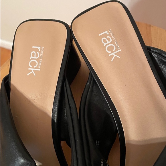 Nordstrom Rack Slides NEW - Picture 4 of 13